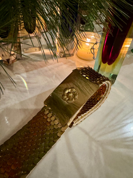 Voss, 70s fishscale elastic gold belt