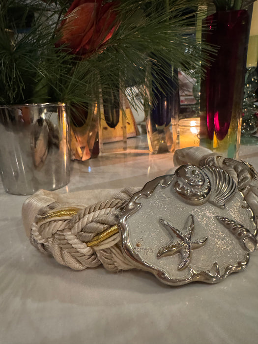 Carolyn Tanner, adjustable white and silver shells belt