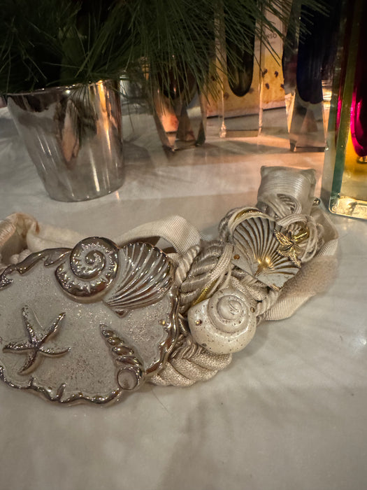 Carolyn Tanner, adjustable white and silver shells belt