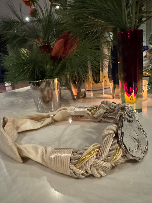 Carolyn Tanner, adjustable white and silver shells belt
