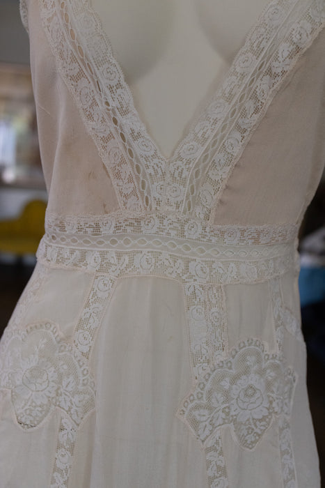 Yuri, reworked 20s cream silk and lace scalloped dress