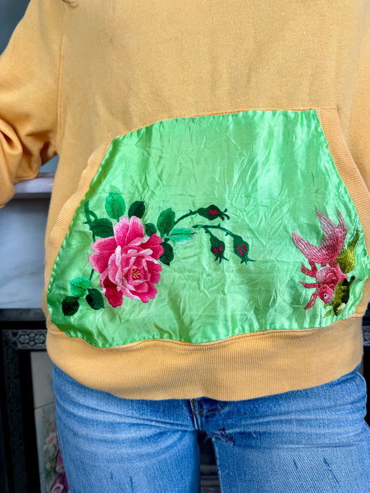 Bonnie, vintage sweatshirt with 30s appliqué back