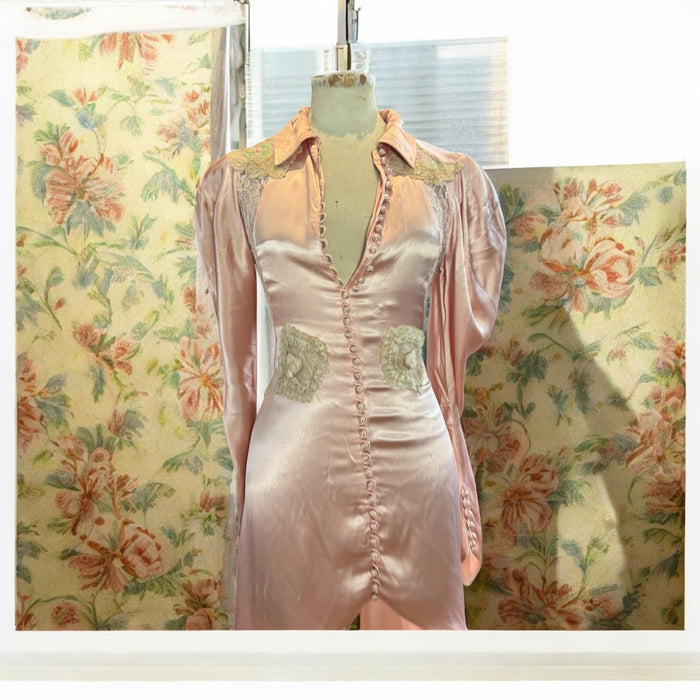 Arianna, 20s silk and lace buttoned long sleeve coat