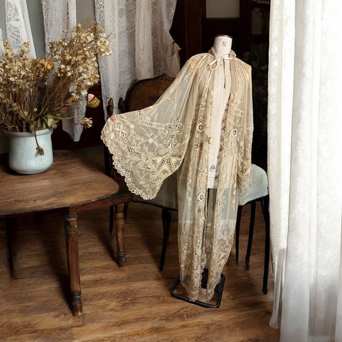 Bailey, original 30s French cream lace coat