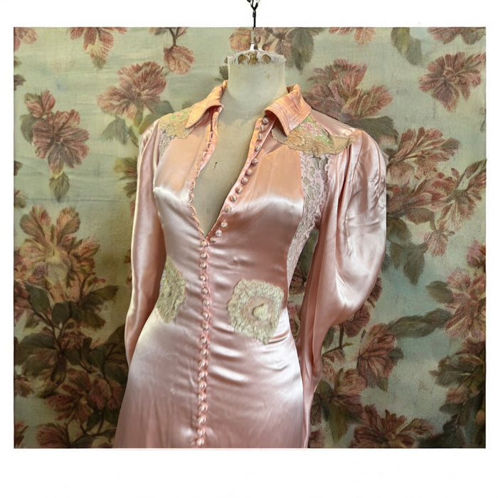 Arianna, 20s silk and lace buttoned long sleeve coat