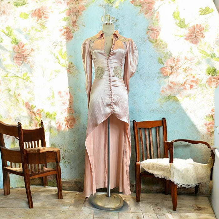 Arianna, 20s silk and lace buttoned long sleeve coat
