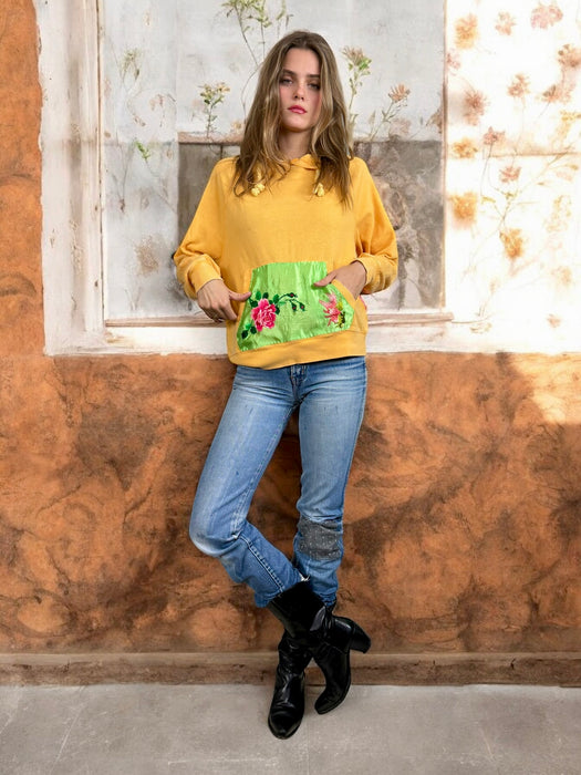 Bonnie, vintage sweatshirt with 30s appliqué back