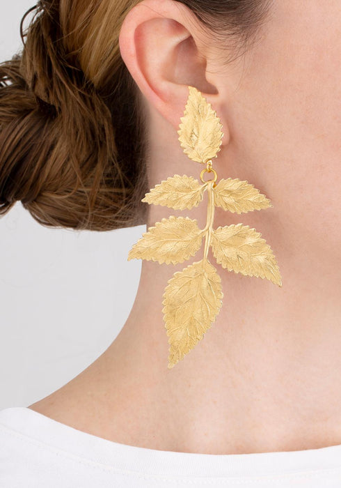 Pats, golden leaf brass earrings
