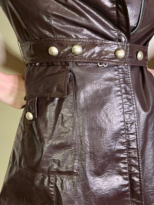 Jo, 60s brown faux leather trench coat