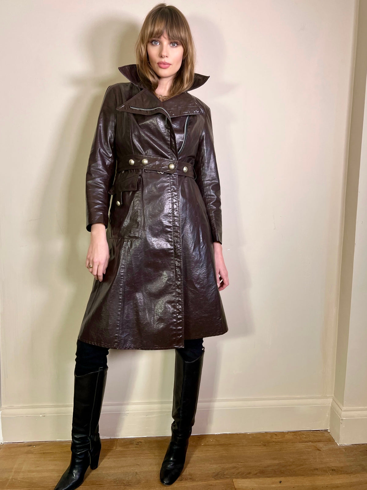 Jo, 60s brown faux leather trench coat – One Vintage