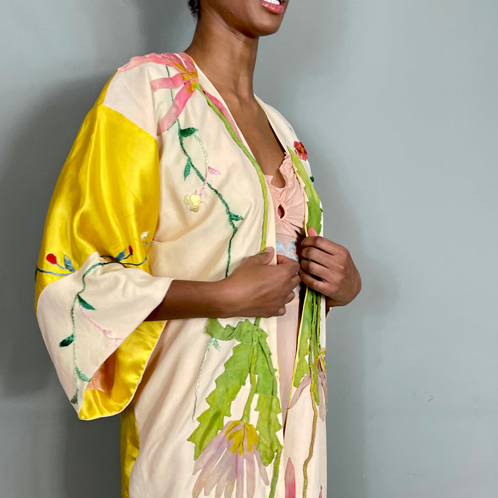 Zoe, floral yellow embroidered kimono