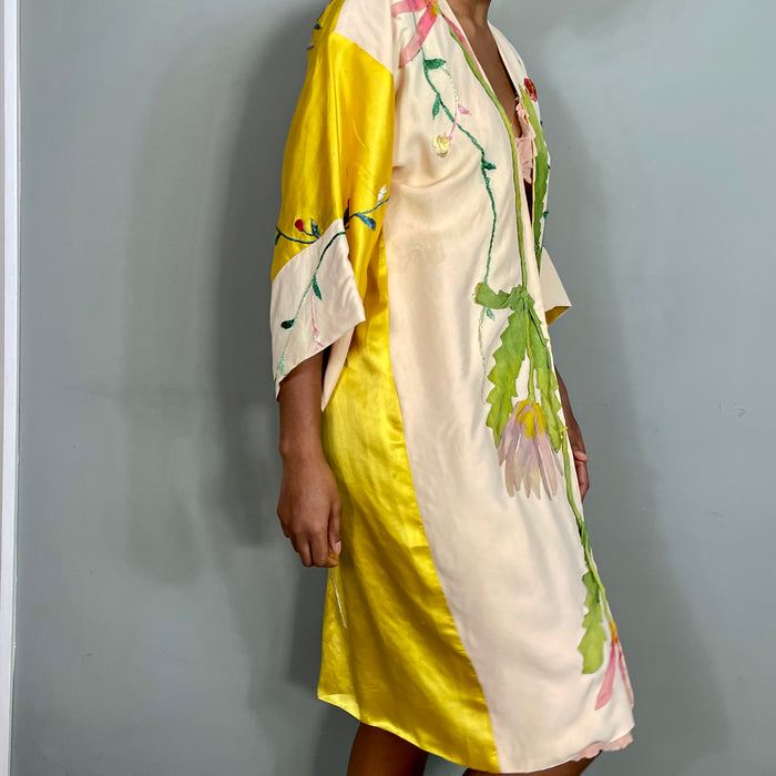 Zoe, floral yellow embroidered kimono