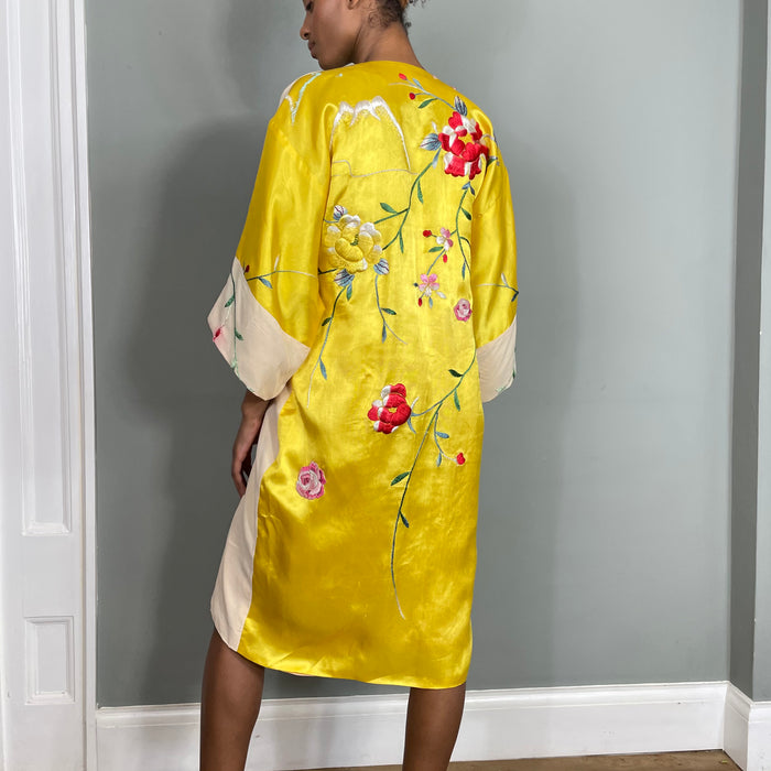 Zoe, floral yellow embroidered kimono